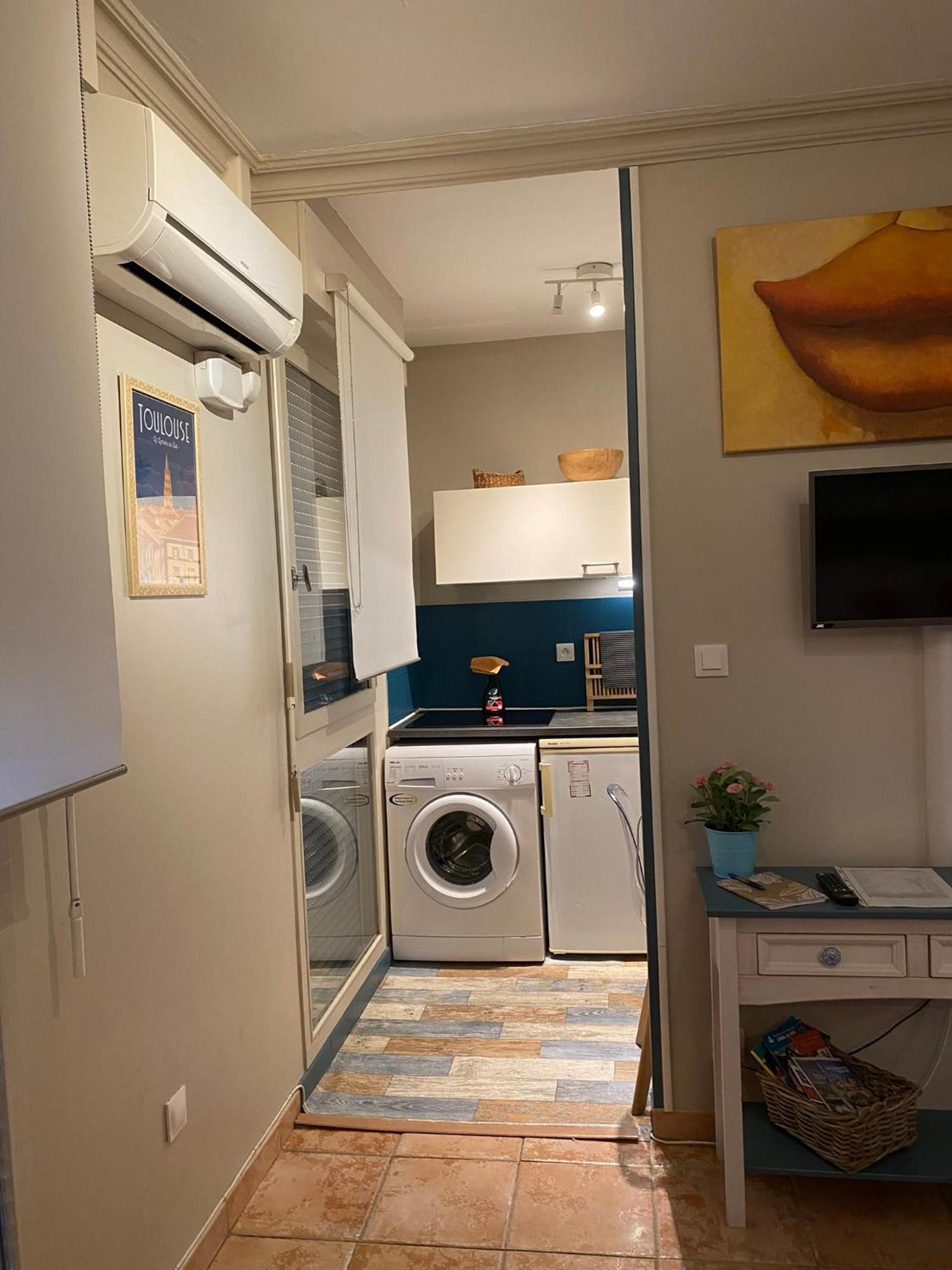 Meuble Tourisme Carmes 2 Etoiles, Entree Autonome,Wifi, Climatise, Petit Parking Prive Apartment Toulouse Luaran gambar
